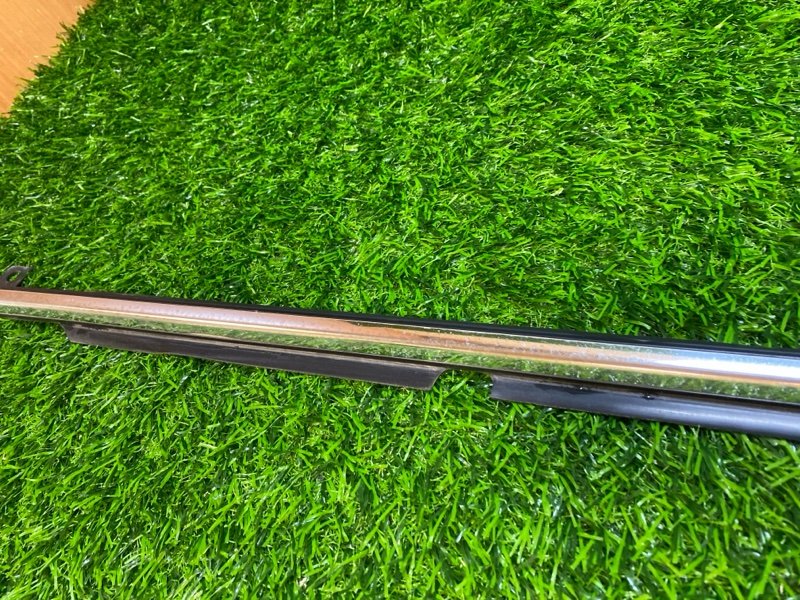 Молдинг на дверь задний левый MARK II JZX115