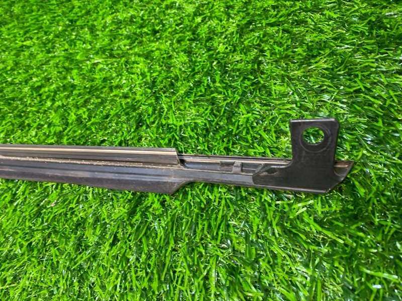 Молдинг на дверь задний левый MARK II JZX115