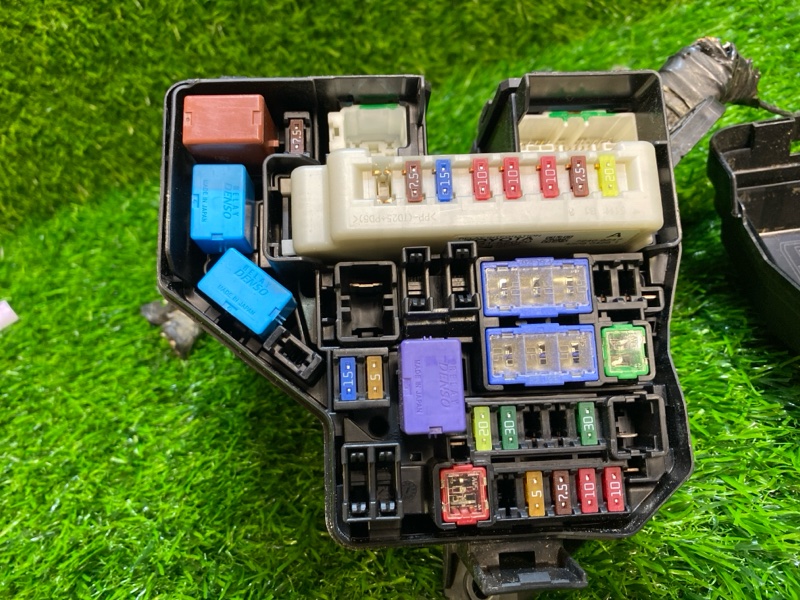 Блок предохранителей TOYOTA COROLLA FIELDER NZE161 1NZ