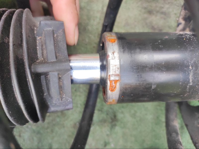 Стойка передняя правая YARIS MXPA10 M15A-FKS