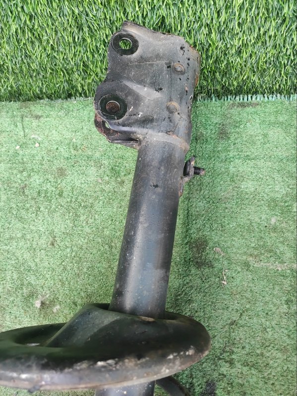 Стойка передняя правая COLT 2003 Z26A 4G19