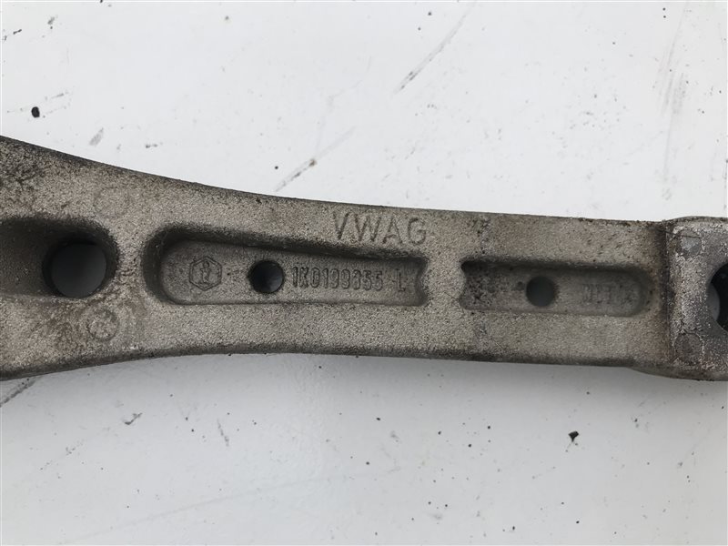 Подушка двигателя Volkswagen Golf 5 BVY