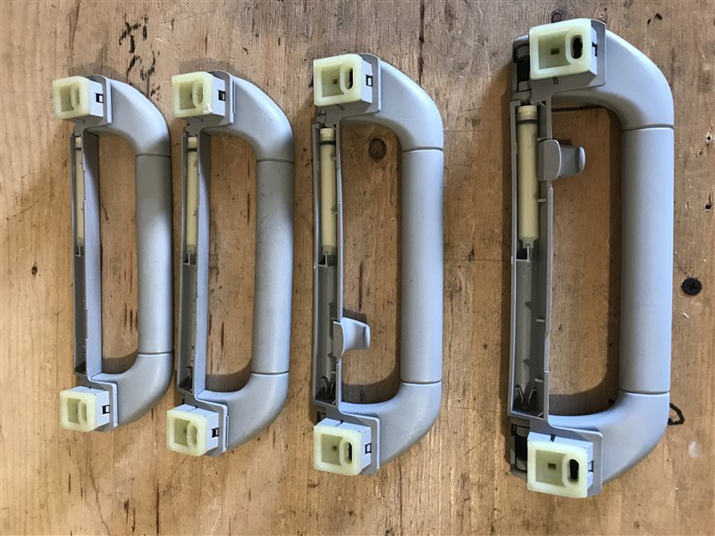 Ручка потолка X5 2006 E53 M54B30 Ручка потолка X5 2006 E53 M54B30