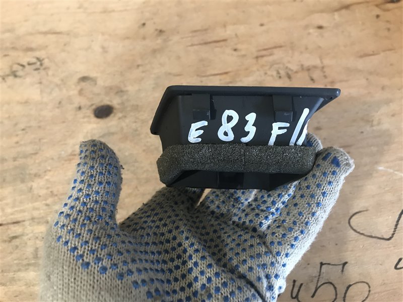 Дефлектор воздушный правый X3 2005 E83 M54B25 Дефлектор воздушный правый X3 2005 E83 M54B25