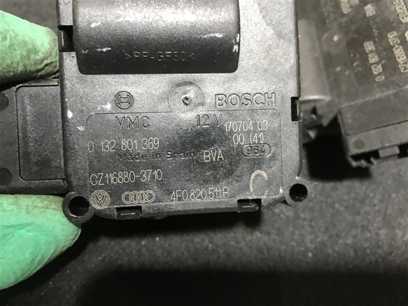 Сервопривод заслонок печки A6 2005 C6 BDW