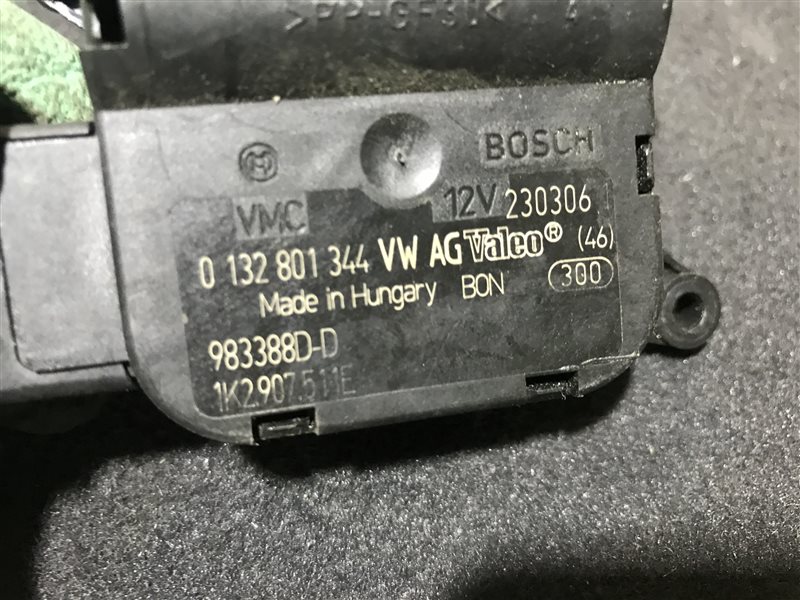 Сервопривод заслонок печки Volkswagen Golf 5 BVY Сервопривод заслонок печки Volkswagen Golf 5 BVY
