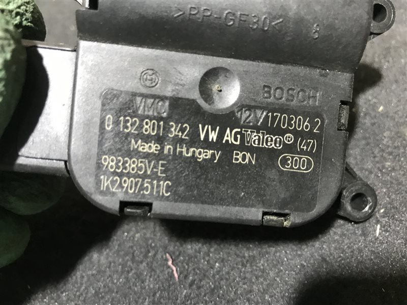 Сервопривод заслонок печки Volkswagen Golf 5 BVY