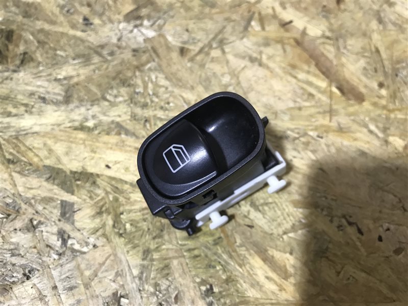 Кнопка стеклоподъемника Mercedes-Benz C-Class W203 W203 272.920 2006