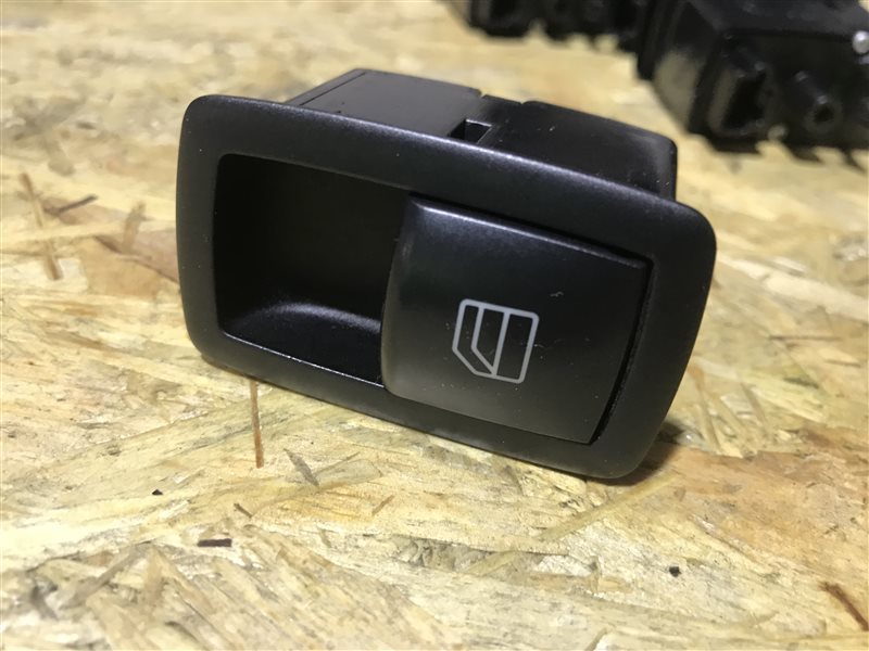 Кнопка стеклоподъемника Mercedes-Benz A-Class W169 W169 266.940 2005