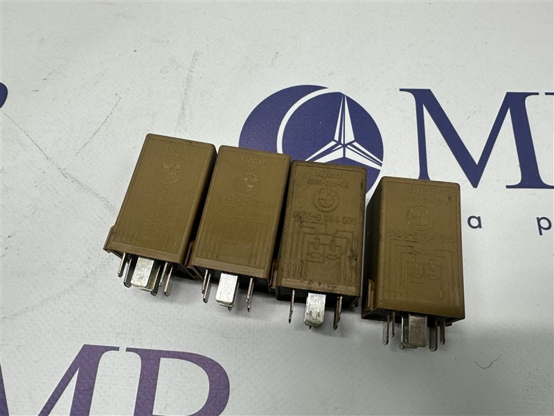 Реле X5 2005 E53 N62B44 Реле X5 2005 E53 N62B44