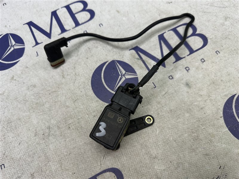 Датчик положения кузова Mercedes-Benz C-Class W203 2002 W203 112.912 A0105427717 контрактная