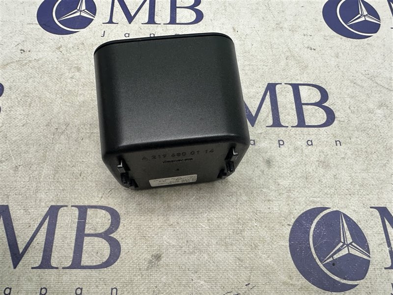 Подстаканник Mercedes-Benz CLS-Class W219 W219 C219 113.967