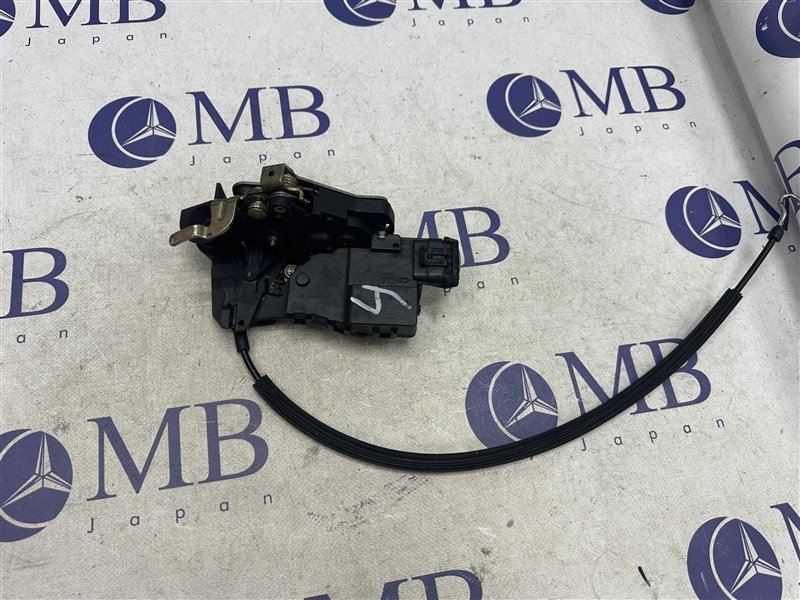 Замок двери передний левый Mercedes-Benz M-Class W163 1998 W163 112.942 A1637201135 контрактная