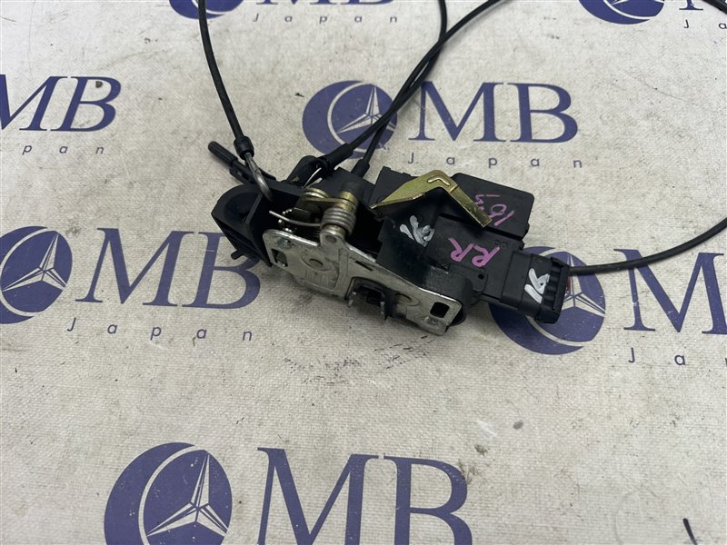 Замок двери задний правый Mercedes-Benz M-Class W163 W163 112.942