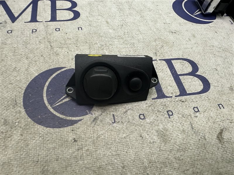 Кнопка управления рулевой колонкой A6 2005 C6 BDW