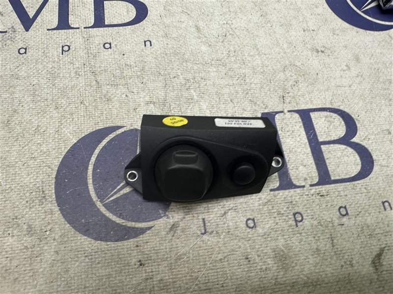 Кнопка управления рулевой колонкой A6 2005 C6 BDW