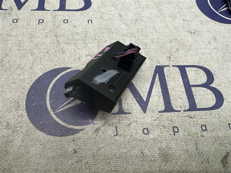 Кнопка управления рулевой колонкой A6 2005 C6 BDW