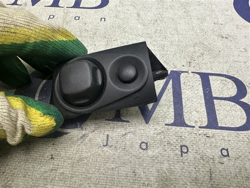 Кнопка управления рулевой колонкой A6 2005 C6 BDW