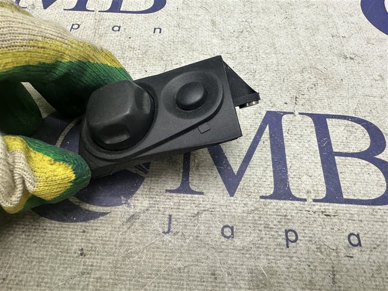 Кнопка управления рулевой колонкой A6 2005 C6 BDW