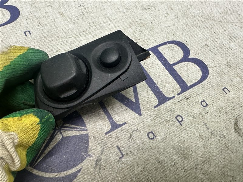 Кнопка управления рулевой колонкой A6 2005 C6 BDW