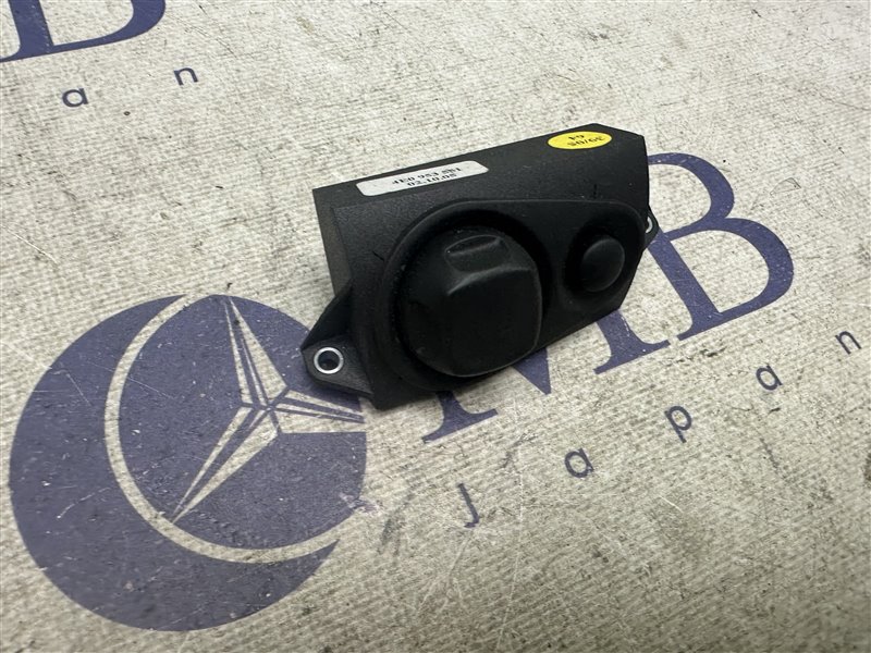 Кнопка управления рулевой колонкой A6 2005 C6 BDW