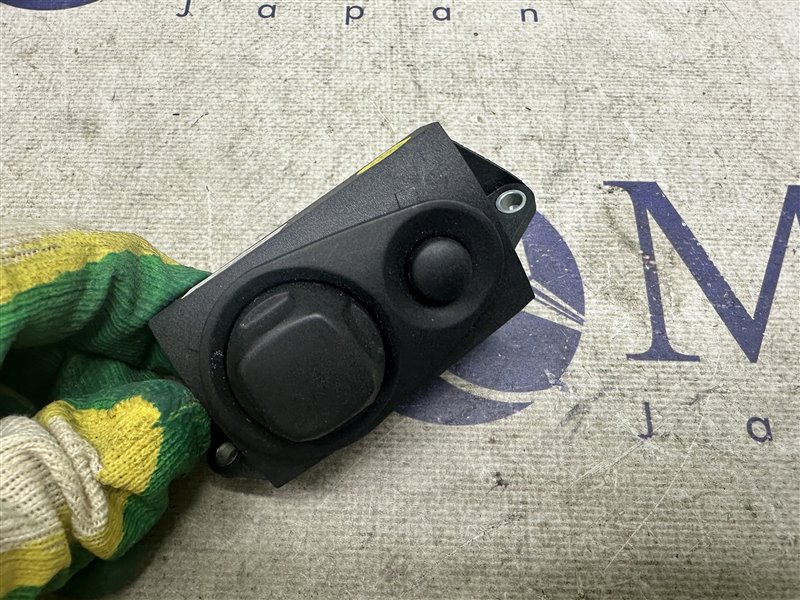 Кнопка управления рулевой колонкой A6 2005 C6 BDW