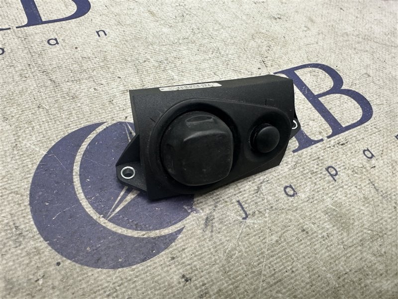 Кнопка управления рулевой колонкой A6 2005 C6 BDW