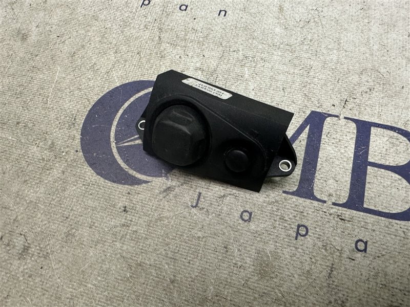 Кнопка управления рулевой колонкой A6 2005 C6 BDW