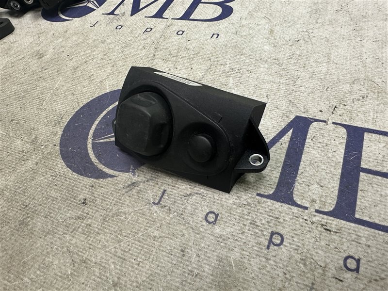 Кнопка управления рулевой колонкой A6 2005 C6 BDW