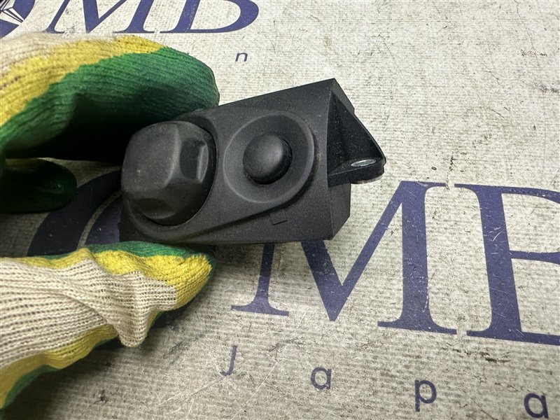 Кнопка управления рулевой колонкой A6 2005 C6 BDW
