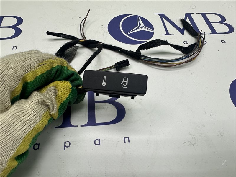 Кнопка центрального замка Volkswagen Touareg 7L BMV