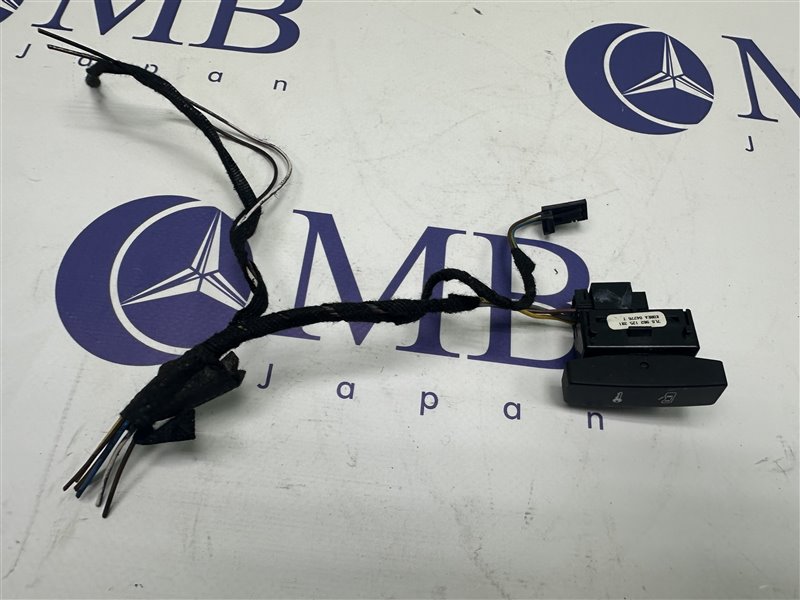 Кнопка центрального замка Touareg 2005 7L BMV