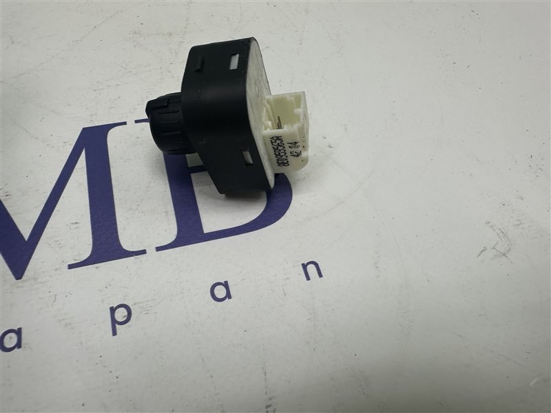 Кнопка зеркал A6 2005 C6 BDW