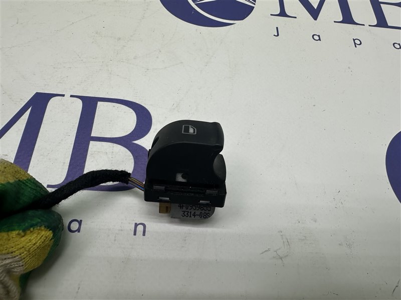 Кнопка стеклоподъемника A6 2005 C6 BDW