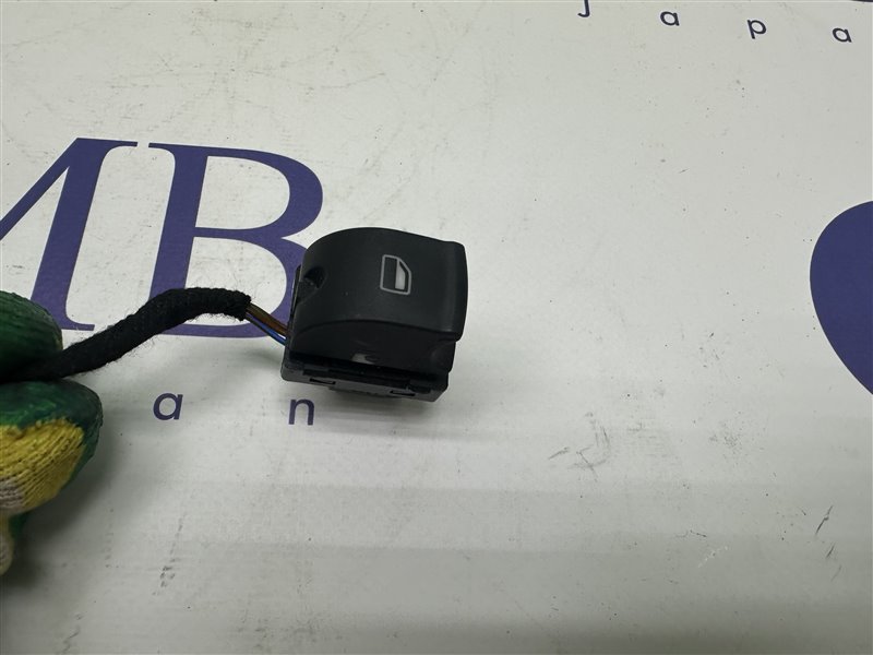 Кнопка стеклоподъемника A6 2005 C6 BDW
