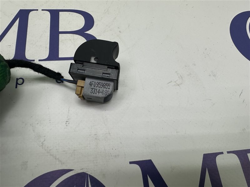 Кнопка стеклоподъемника A6 2005 C6 BDW