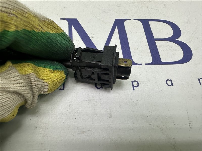 Концевик стояночного тормоза Mercedes-Benz M-Class W164 W164 272.967