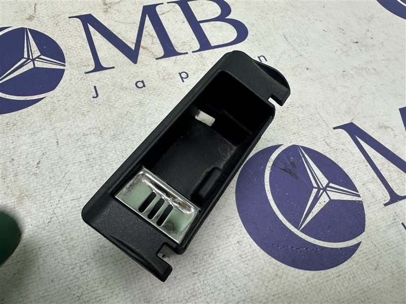Пепельница задняя левая A6 2005 C6 BDW