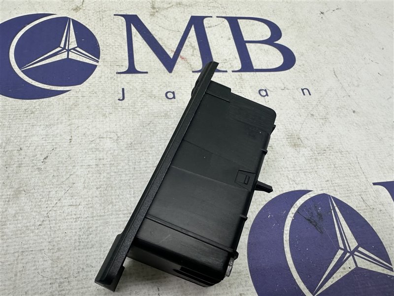 Пепельница задняя левая A6 2005 C6 BDW
