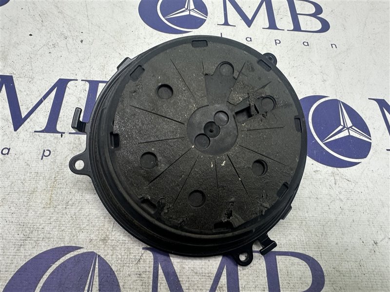 Запчасть ручка багажника Volkswagen Golf 2006 5 BVY 1K0827469F контрактная Ручка багажника Volkswagen Golf 2006 5 BVY 1K0827469F контрактная