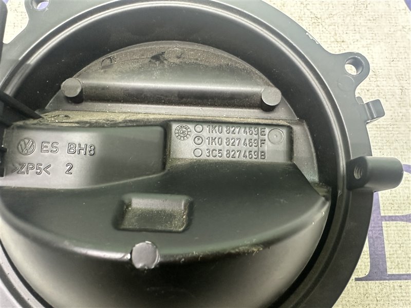 Ручка багажника Golf 2006 5 BVY Ручка багажника Golf 2006 5 BVY