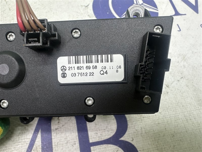 Блок кнопок E-Class W211 2006 W211 272.964