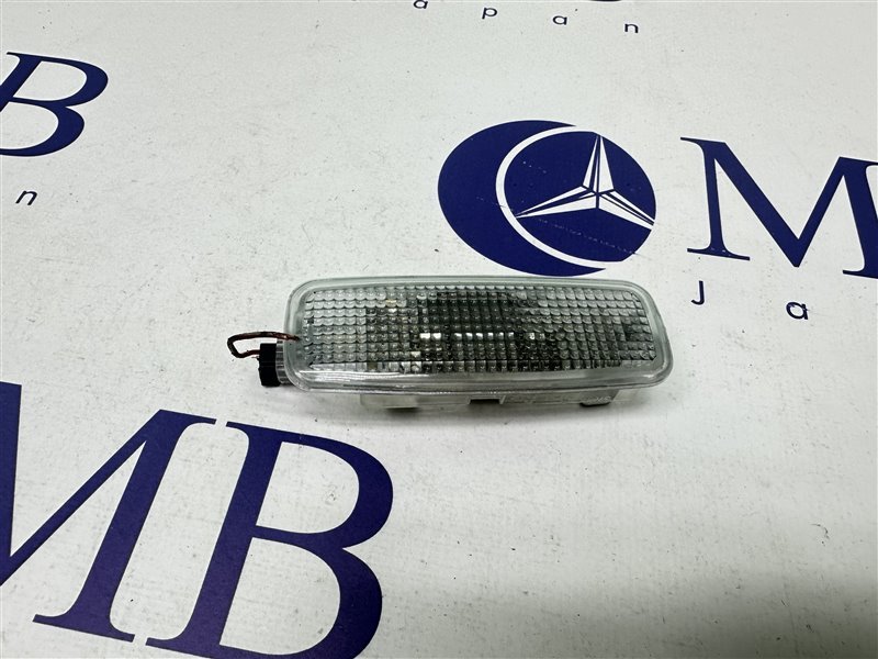 Запчасть плафон салона Audi A6 2005 C6 BDW 4E0947105 контрактная Плафон салона Audi A6 2005 C6 BDW 4E0947105 контрактная
