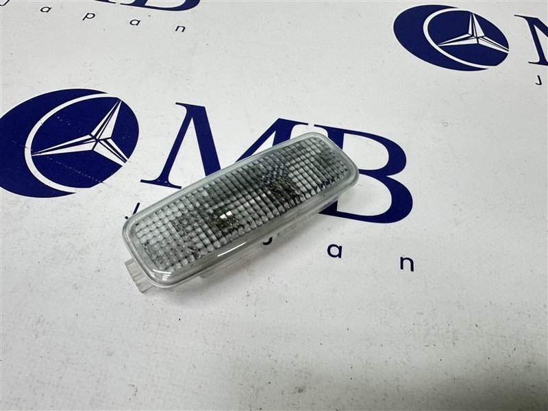Плафон салона A6 2005 C6 BDW Плафон салона A6 2005 C6 BDW