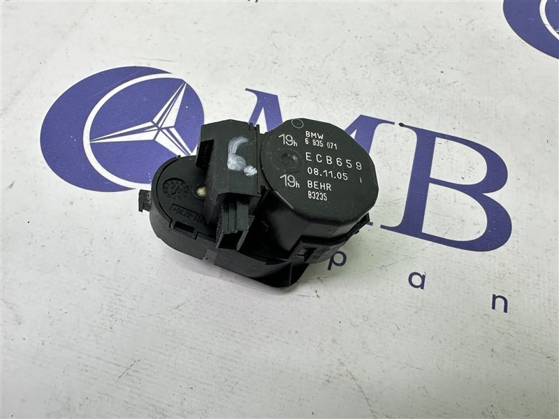 Сервопривод заслонок печки BMW 7-Series 2006 E65 N62B48B 64116935071 контрактная