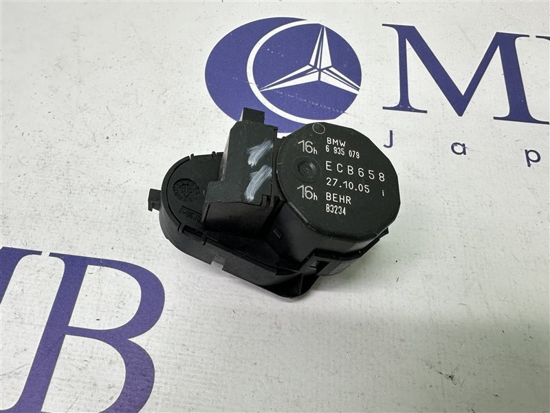 Сервопривод заслонок печки BMW 7-Series 2006 E65 N62B48B 64116935079 контрактная
