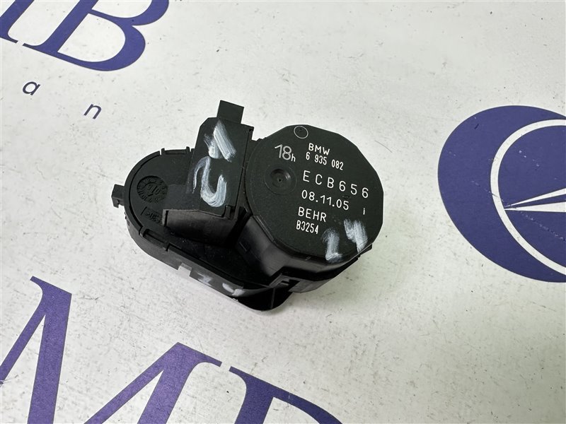 Сервопривод заслонок печки BMW 7-Series 2006 E65 N62B48B 64116935082 контрактная