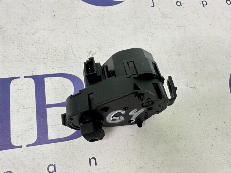 Сервопривод заслонок печки 7-Series 2007 E65 N62B40A Сервопривод заслонок печки 7-Series 2007 E65 N62B40A