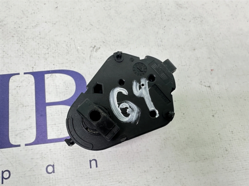 Сервопривод заслонок печки 7-Series 2007 E65 N62B40A Сервопривод заслонок печки 7-Series 2007 E65 N62B40A