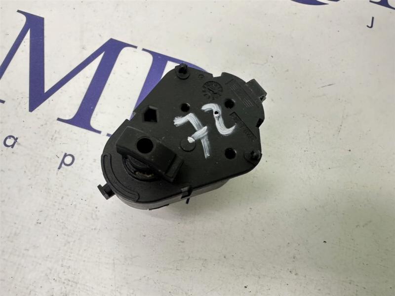 Сервопривод заслонок печки 7-Series 2007 E65 N62B48B Сервопривод заслонок печки 7-Series 2007 E65 N62B48B